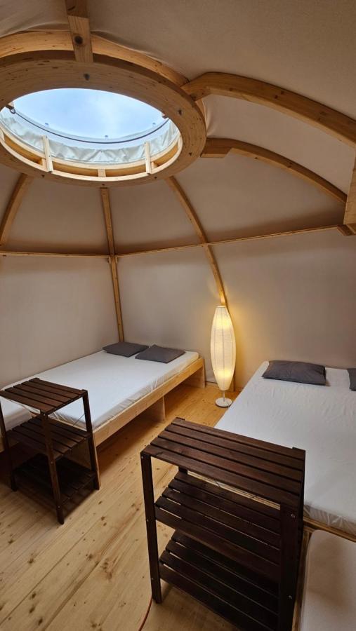 Fitnexx Zelt-Dorf Hotel Balsthal Bagian luar foto